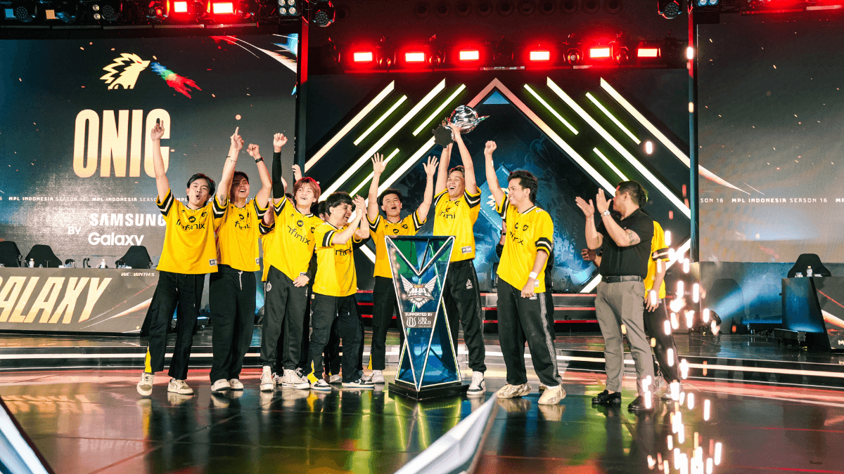 ONIC Esports Mobile Legends roster posing on stage before MPL competition